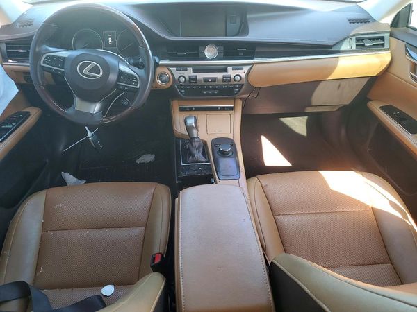 2017 LEXUS ES