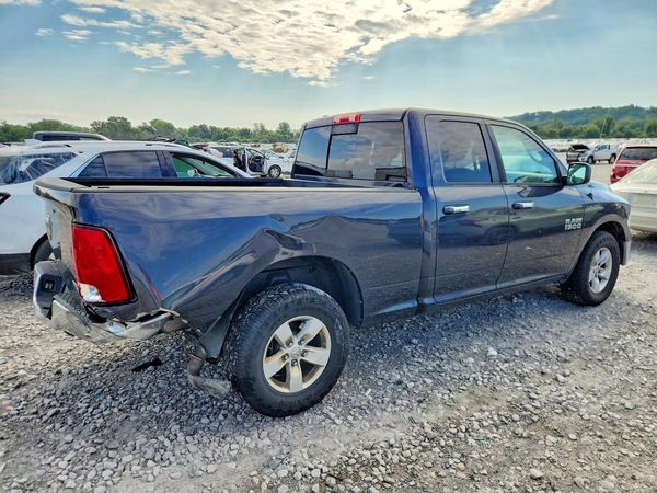 2016 RAM 1500 SLT