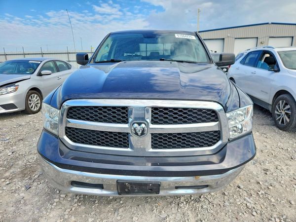 2016 RAM 1500 SLT