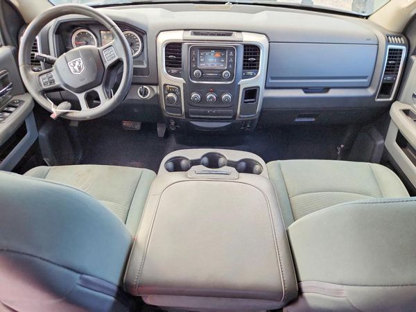 2016 RAM 1500 SLT