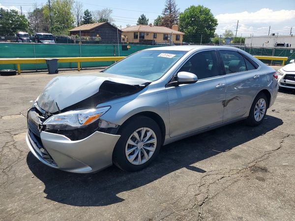 2016 TOYOTA CAMRY