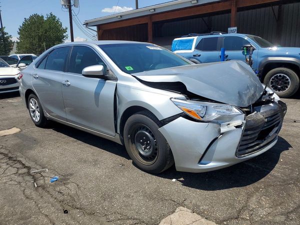 2016 TOYOTA CAMRY