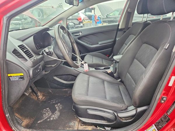 2016 KIA FORTE GL (Middle-Low Grade)