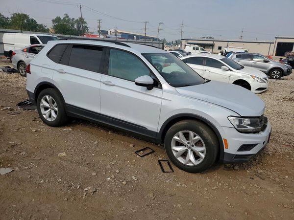 2019 VOLKSWAGEN TIGUAN 4Motion S — Passenger 3/4