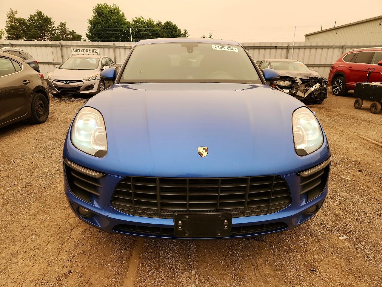 2016 PORSCHE MACAN