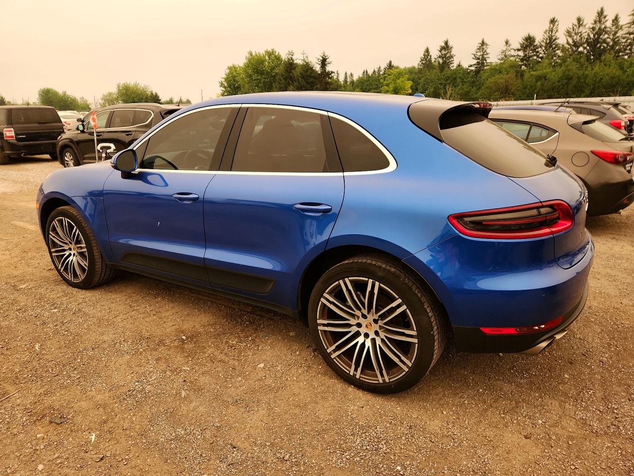 2016 PORSCHE MACAN