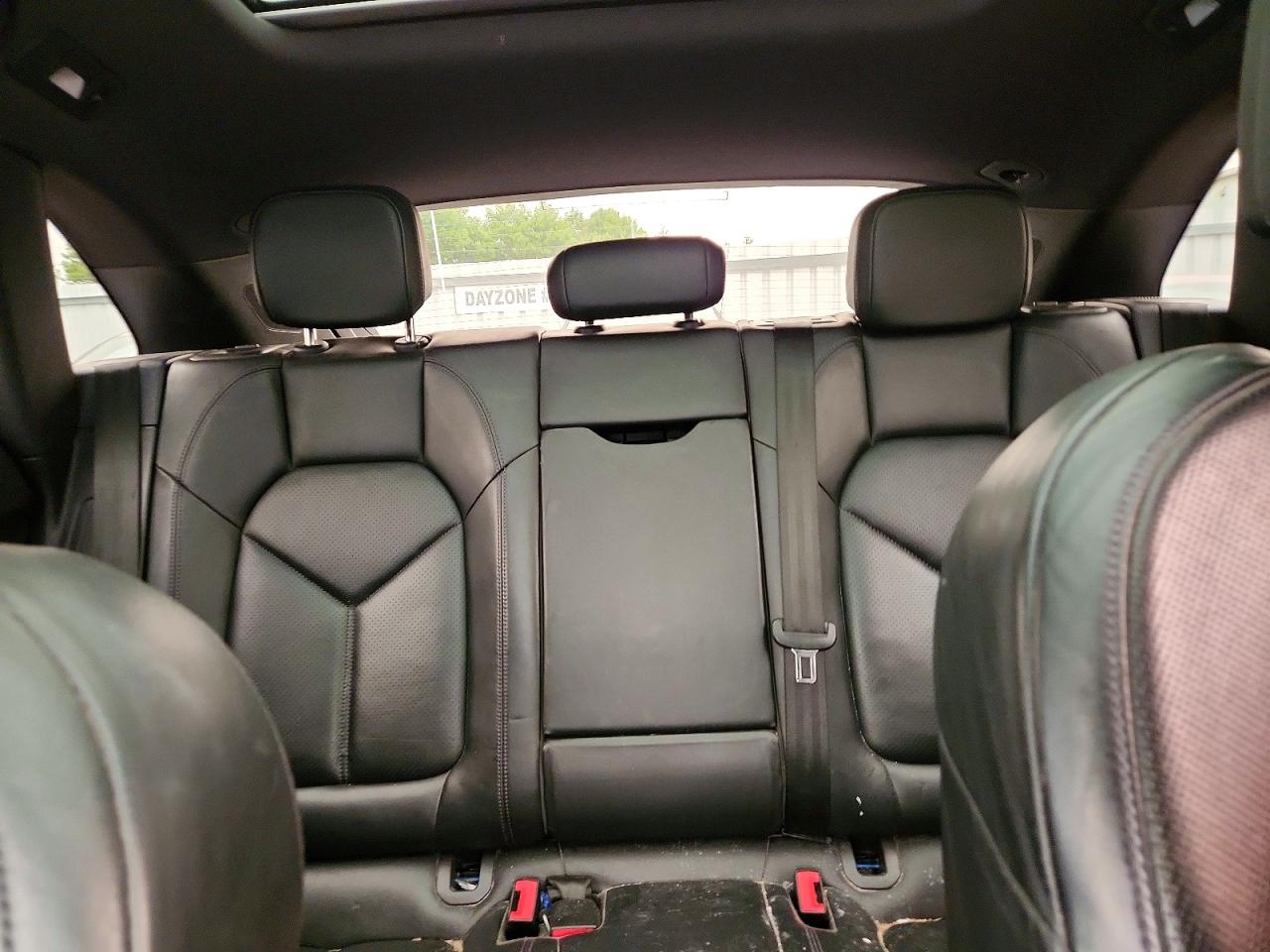 2016 PORSCHE MACAN