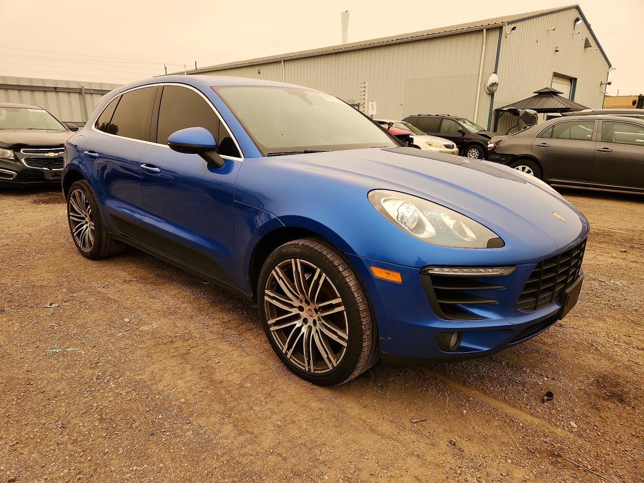 2016 PORSCHE MACAN