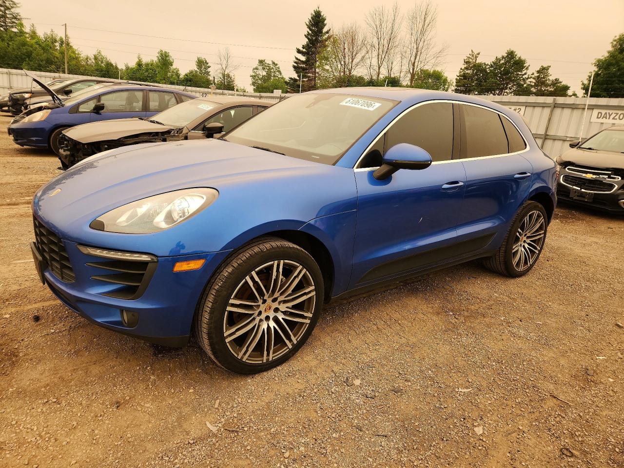 2016 PORSCHE MACAN