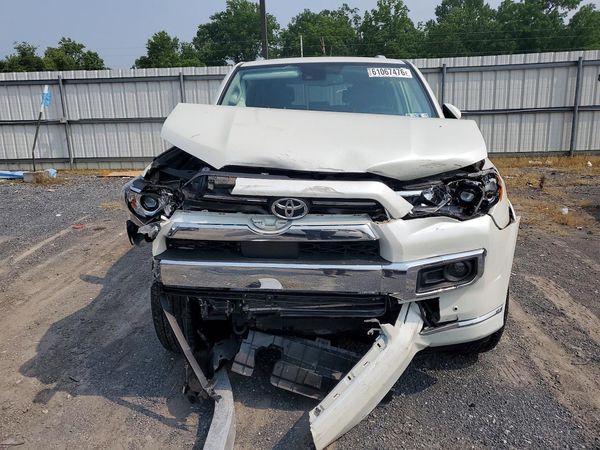 2022 TOYOTA 4RUNNER Limited