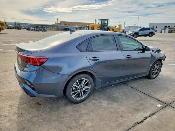 2022 KIA FORTE FE, LXS