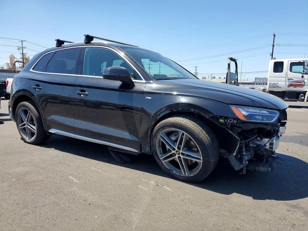 2025 AUDI Q5 E S Line quattro Premium