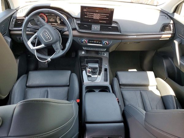 2025 AUDI Q5 E S Line quattro Premium