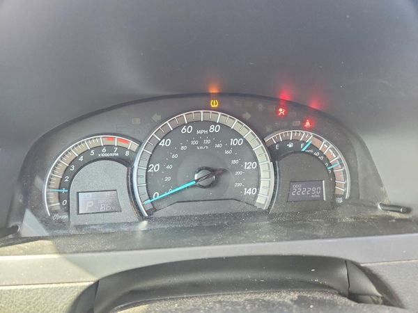 2012 TOYOTA CAMRY