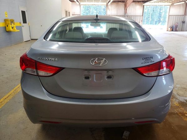 2013 HYUNDAI ELANTRA