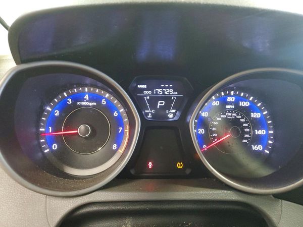 2013 HYUNDAI ELANTRA