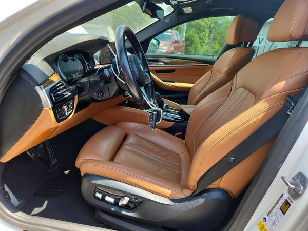 2019 BMW 530