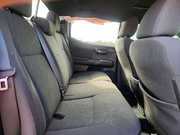 2017 TOYOTA TACOMA