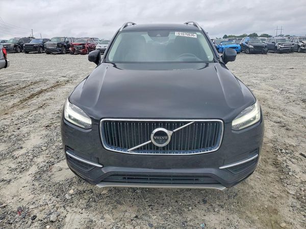2019 VOLVO XC90 Momentum