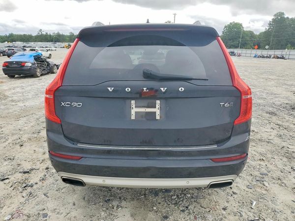 2019 VOLVO XC90 Momentum