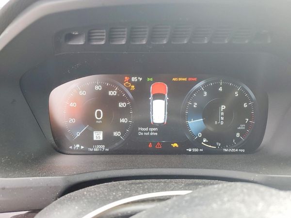 2019 VOLVO XC90 Momentum