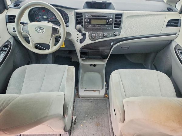 2014 TOYOTA SIENNA