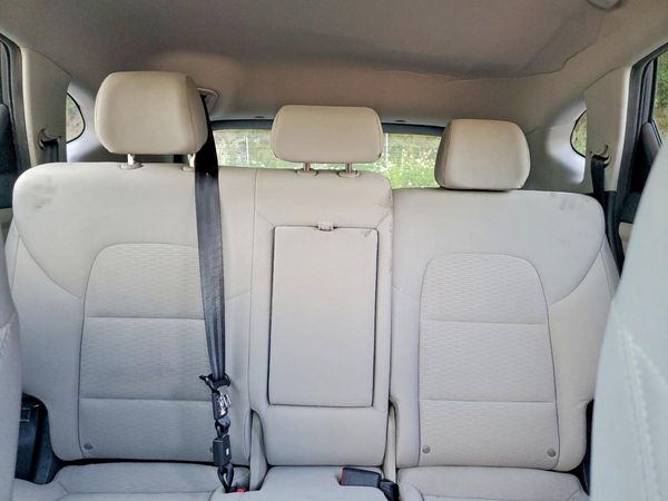 2019 HYUNDAI TUCSON SE
