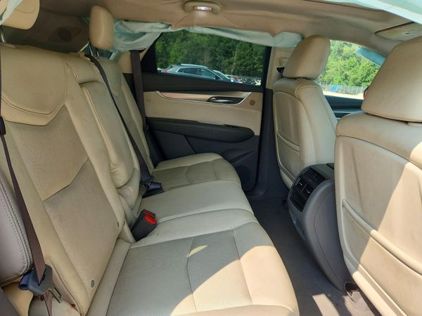 2017 CADILLAC XT5