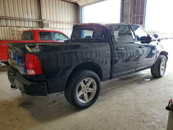 2013 RAM 1500 ST CREW CAB 4X4
