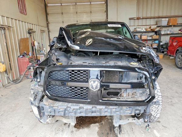 2013 RAM 1500 ST CREW CAB 4X4
