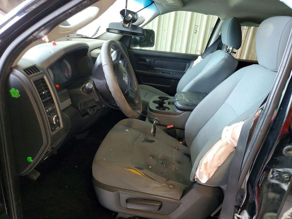 2013 RAM 1500 ST CREW CAB 4X4