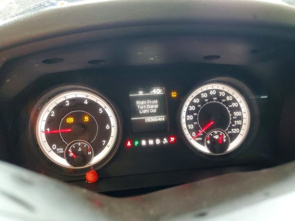 2013 RAM 1500 ST CREW CAB 4X4