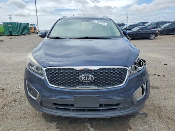 2017 KIA SORENTO L, LX