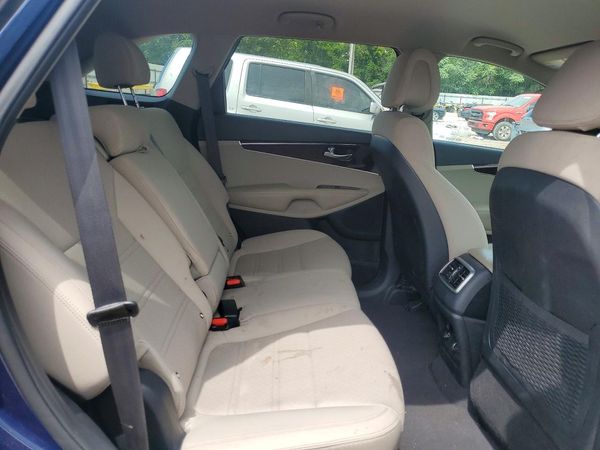 2017 KIA SORENTO L, LX