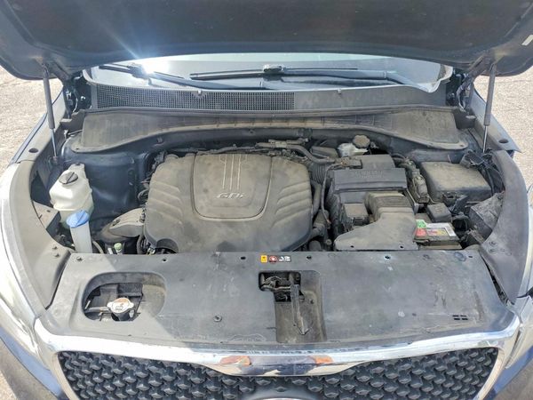 2017 KIA SORENTO L, LX
