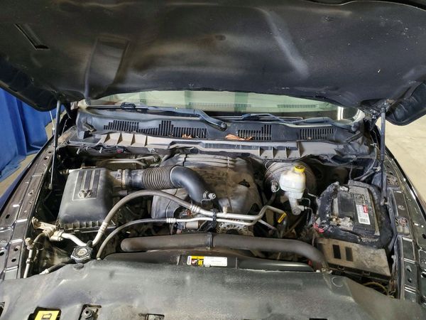 2016 RAM 1500 SLT — Engine bay