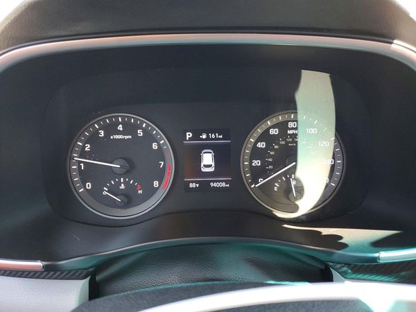 2020 HYUNDAI TUCSON SE