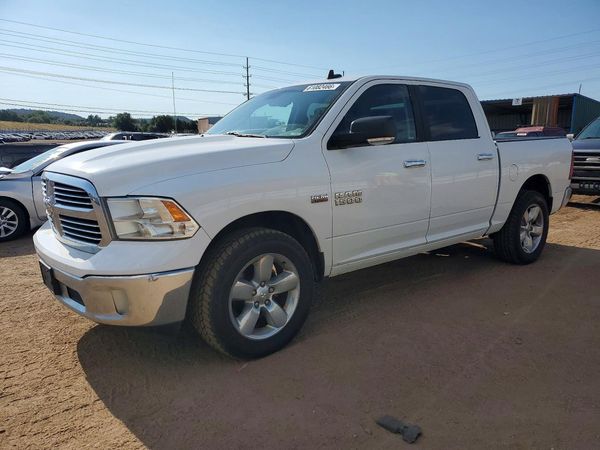 2015 RAM 1500 SLT