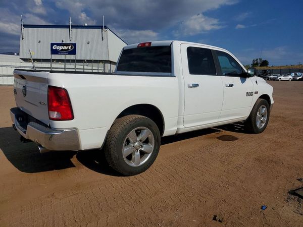 2015 RAM 1500 SLT