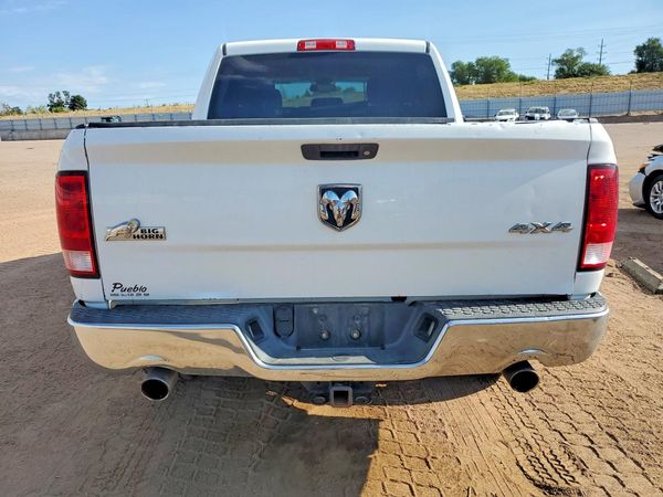 2015 RAM 1500 SLT