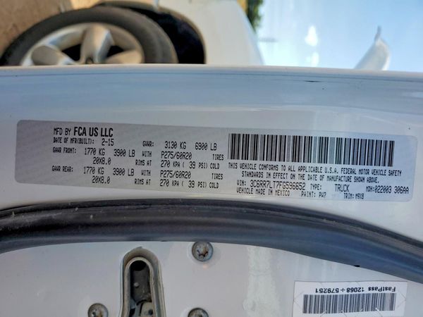 2015 RAM 1500 SLT