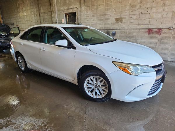 2016 TOYOTA CAMRY