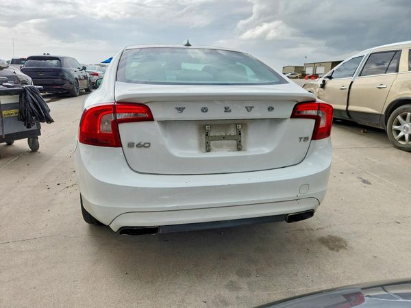 2014 VOLVO S60
