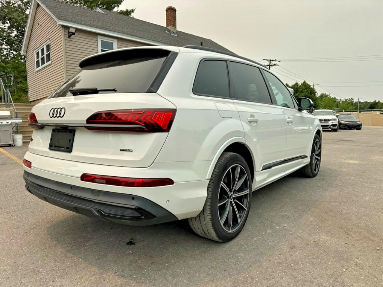 2022 AUDI Q7 quattro Premium Plus
