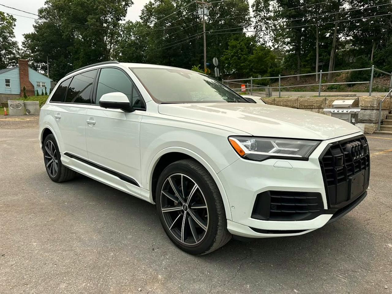 2022 AUDI Q7 quattro Premium Plus