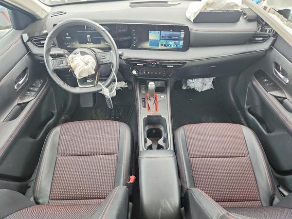 2025 NISSAN KICKS