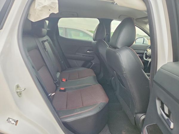 2025 NISSAN KICKS