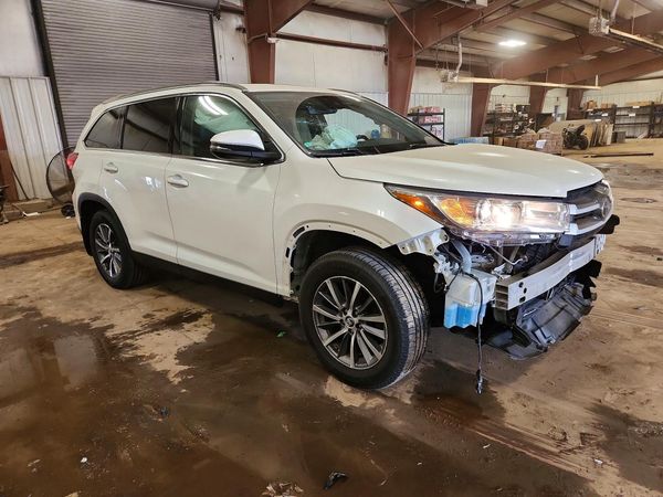 2019 TOYOTA HIGHLANDER SE/XLE