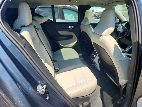 2026 VOLVO XC40 Ultra Dark