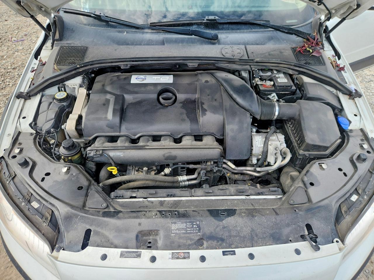 2015 VOLVO XC70 Premier (non R design)